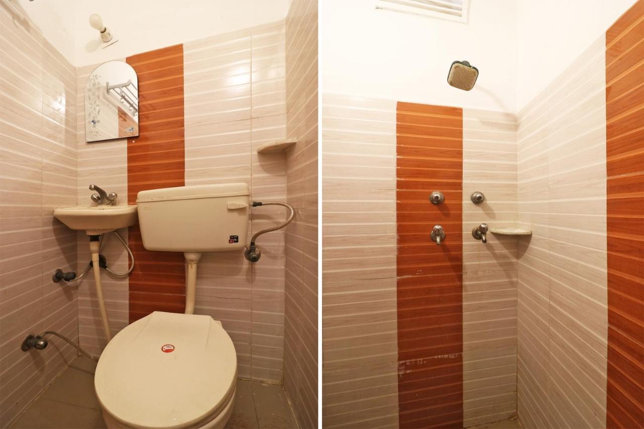Spot On 48690 Hotel Host Агра Екстериор снимка