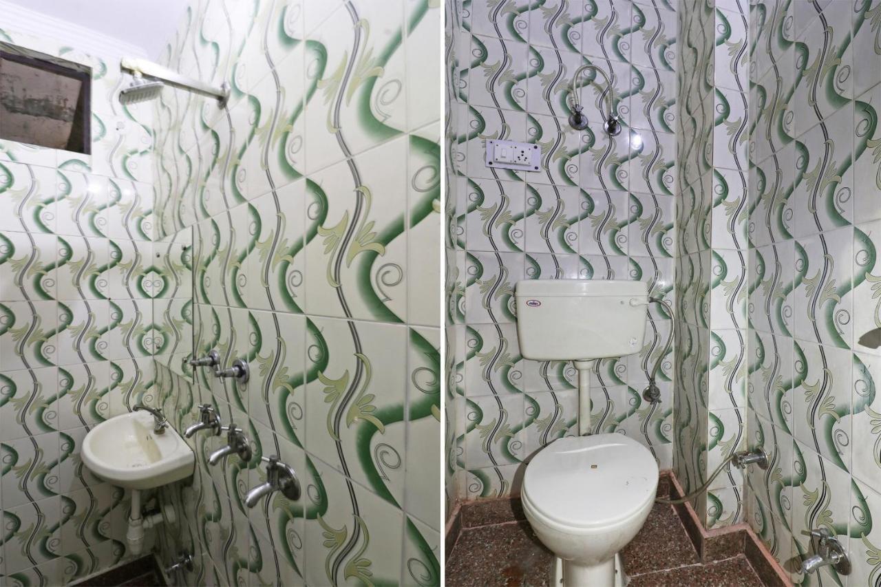 Spot On 48690 Hotel Host Агра Екстериор снимка